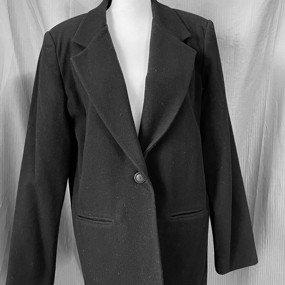 Sag Harbor black wool blazer